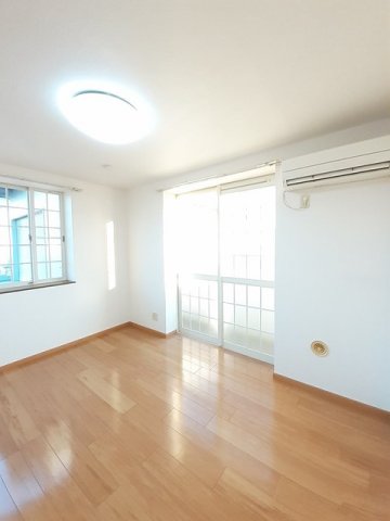 居室・リビング　きれいな内装です