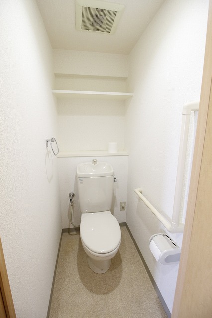 トイレ　同物件の別のお部屋です