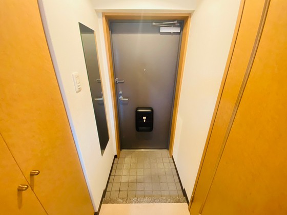 玄関　※別部屋の写真です