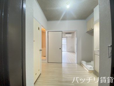 玄関　画像は別号室タイプの為、現状を優先致します。