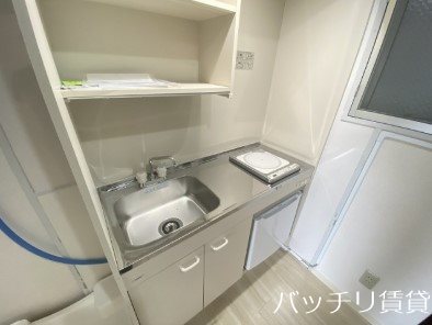 キッチン　画像は別号室タイプの為、現状を優先致します。