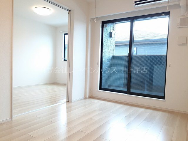 居室・リビング　お問合せは048-772-8202