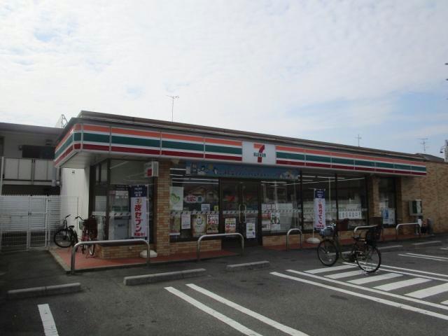 コンビニ　セブンイレブン名古屋瀬古店（コンビニ）まで585m