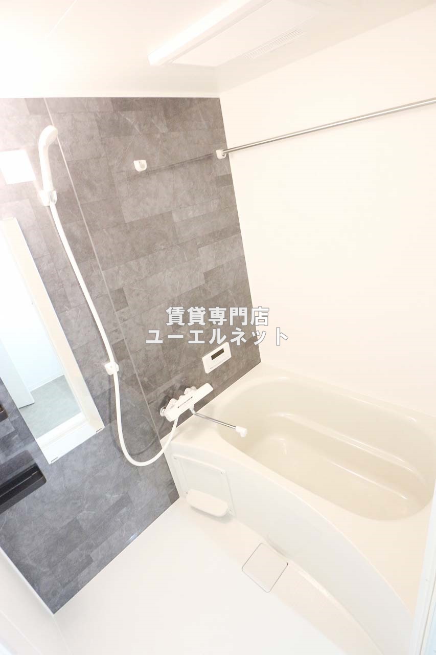 ＪＲ東海道本線 吹田駅 徒歩11分 3階建 築1年の風呂写真