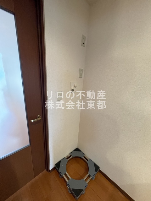 その他　洗濯機置き場は室内にあるので雨に濡れる心配はありません。