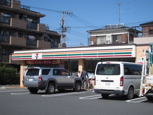コンビニ　セブンイレブン（コンビニ）まで100m