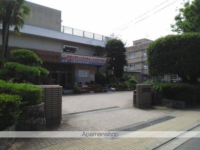 中学校　湖東中学校（中学校）まで440m