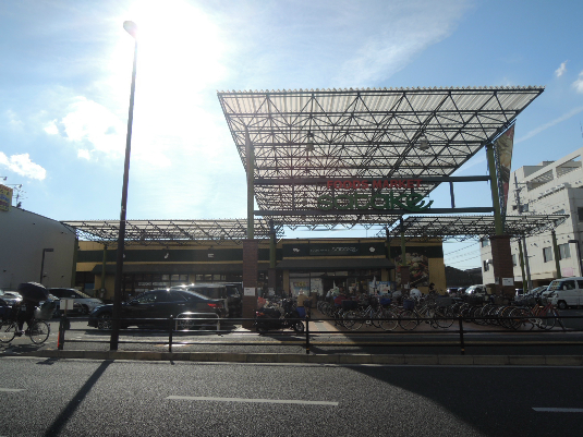 スーパー　Foods　Market　satake久宝寺駅前店（スーパー）まで661m