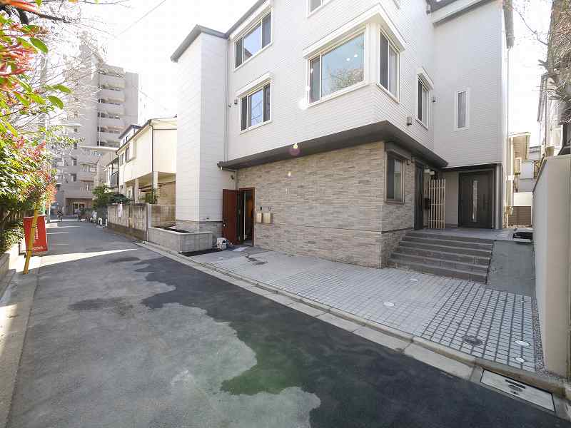 建物外観　椎名町駅徒歩5分の駅近シャーメゾン物件。快適設備が満載です