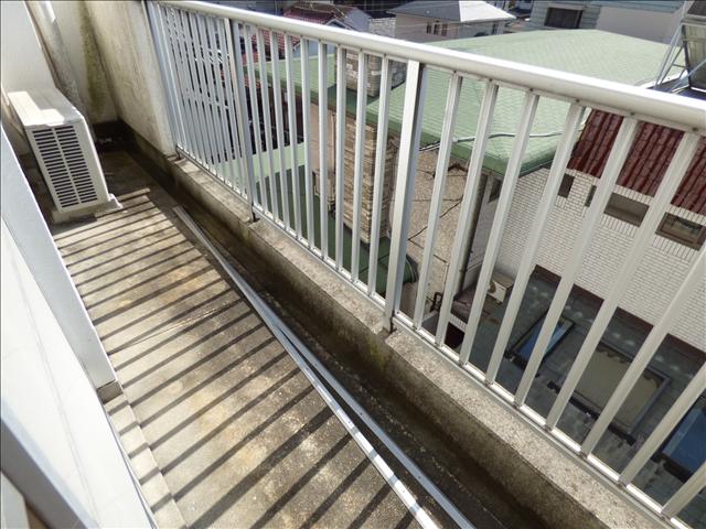 バルコニー　南向きでベランダです。