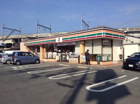 コンビニ　セブンイレブン山口小郡御幸町店（コンビニ）まで587m