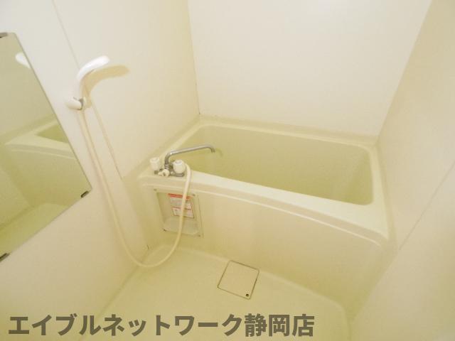バス・シャワールーム　お風呂で日々の疲れを落としましょう