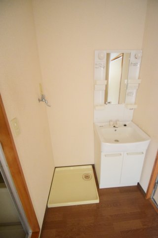 洗面設備　使いやすい洗面所です