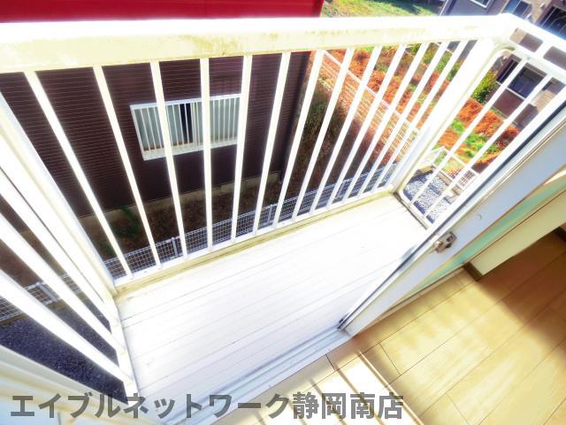 バルコニー　外からの目が気にならないバルコニーで洗濯物が干せます