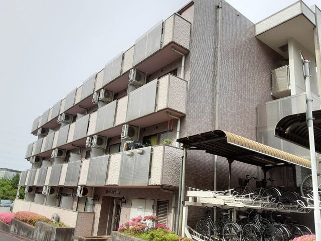 【千葉市稲毛区園生町のマンションの建物外観】