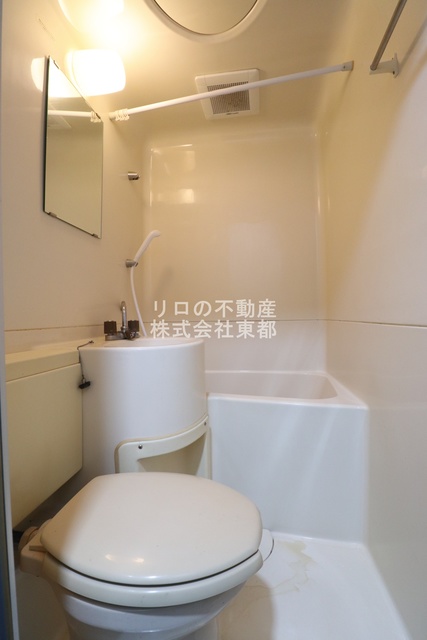 バス・シャワールーム　お掃除しやすい☆洗面台付き３点ユニットです☆