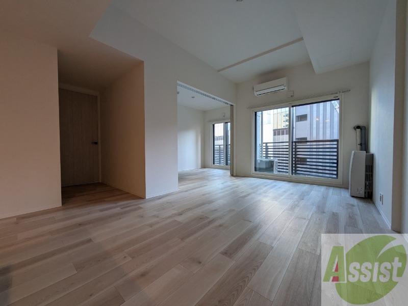 居室・リビング　広々したリビングで快適にくつろげそうです。