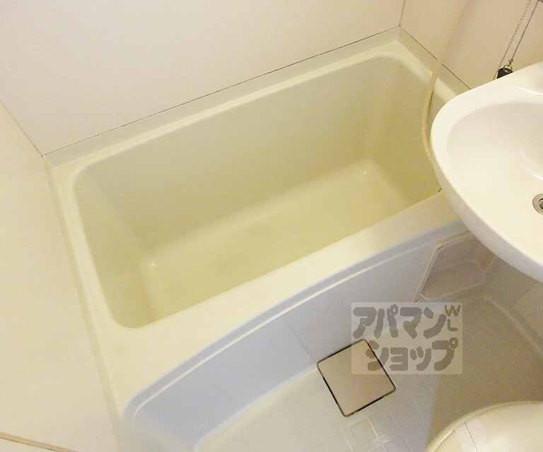 バス・シャワールーム　コンパクトなお風呂です