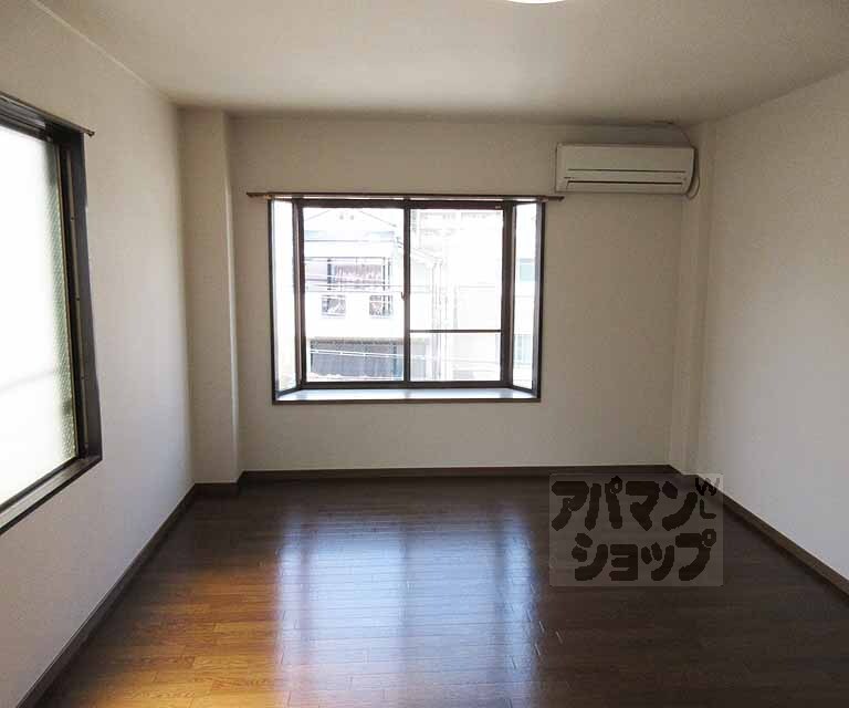 居室・リビング　きれいなお部屋です