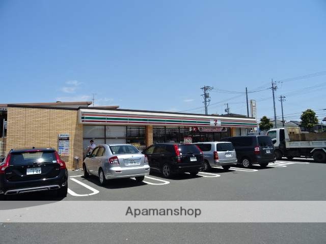 コンビニ　セブンイレブン（コンビニ）まで576m