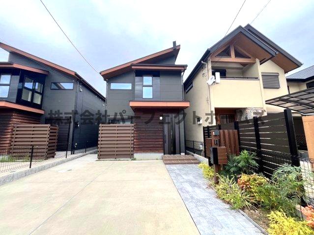 建物外観　落ち着いた雰囲気の外観です