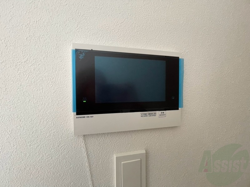 セキュリティ　ＴＶモニター付インターホンです。来客者の顔が見えるので安心！