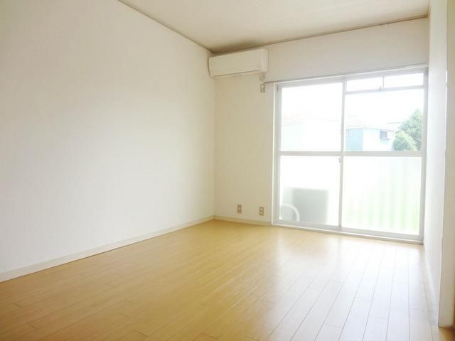 居室・リビング　フローリング６帖