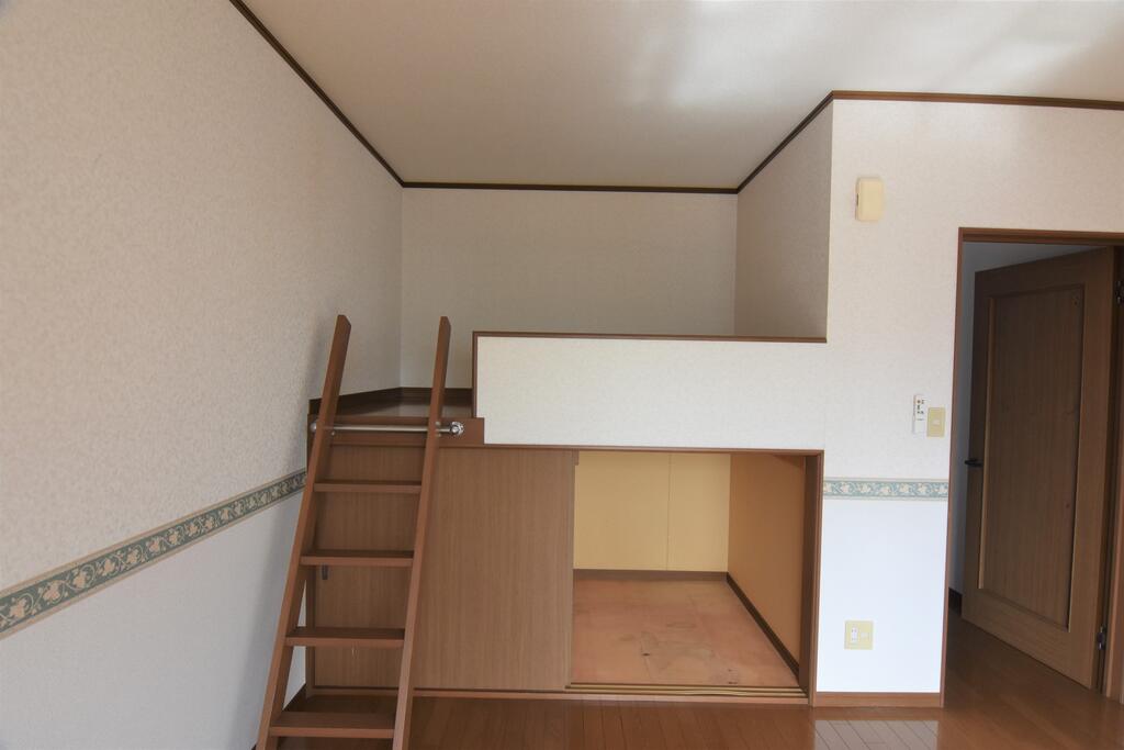 収納　ロフト下、収納です