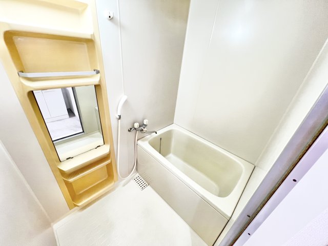 バス・シャワールーム　※別部屋参考写真