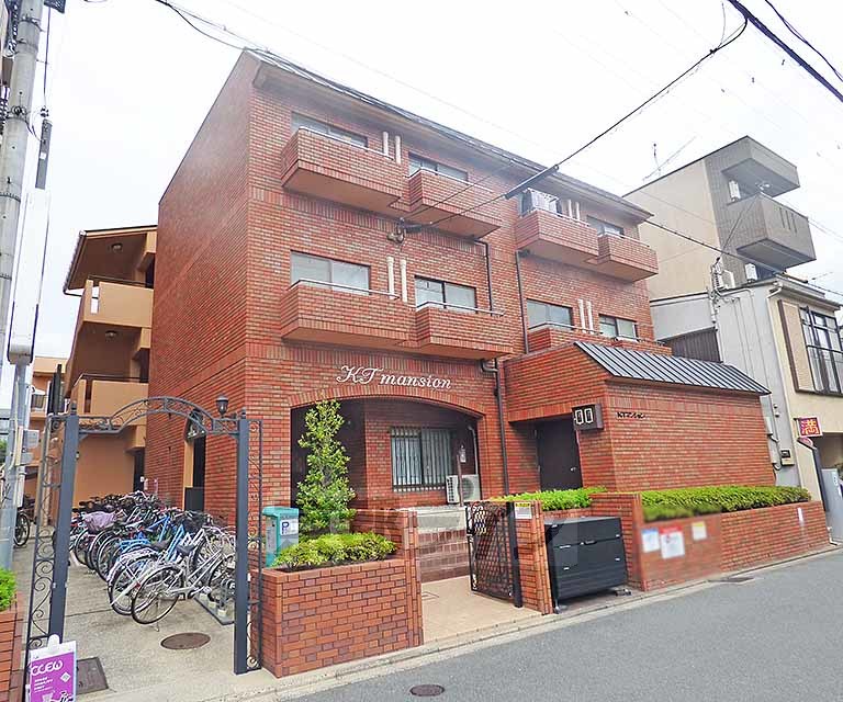 京都市上京区岡松町のマンションの建物外観