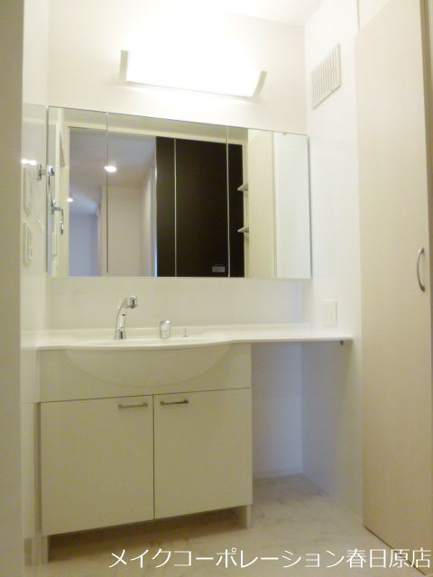 洗面設備　写真は同型タイプ