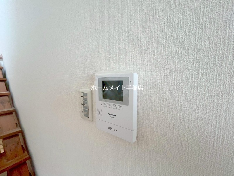 セキュリティ　モニター付きインターホンで安心です♪