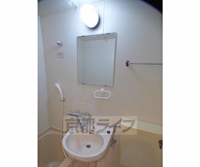 洗面設備　ユニットバスの洗面です。