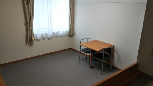 居室・リビング　1Ｆはフローリング、2Ｆは絨毯になります。