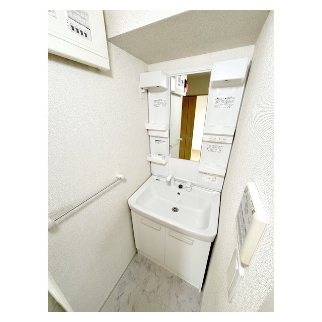 洗面設備　収納力と機能性に優れたシャンプードレッサ