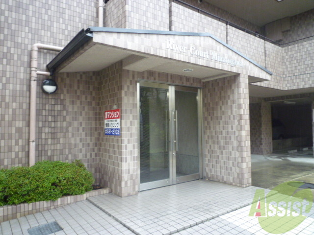 エントランス　キレイなエントランス。雰囲気も良いですね