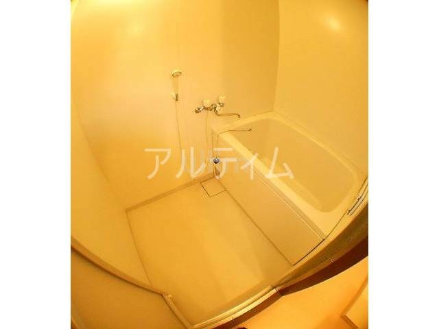 バス・シャワールーム　別の部屋の写真