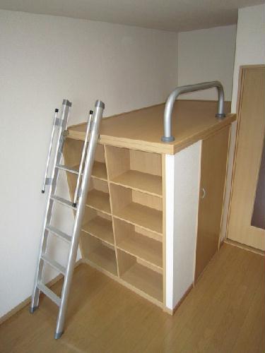 収納　ベット付/ベット下部ウォーキングクローゼット