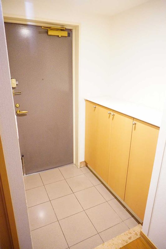 玄関　玄関収納あり