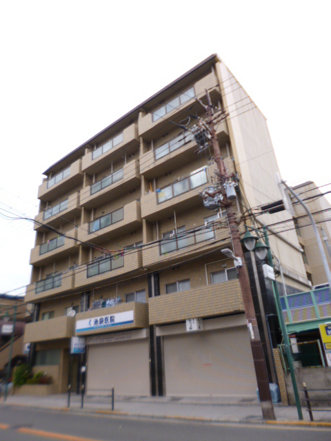 建物外観　鉄筋コンクリート造の造りです。