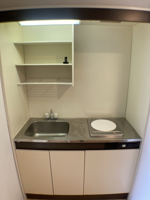 キッチン　※補修前の参考画像の為、設備等は現況優先。