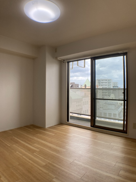 居室・リビング　※補修前の参考画像の為、設備等は現況優先。