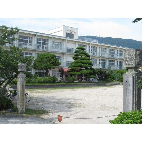 小学校　防府市立牟礼小学校（小学校）まで900m