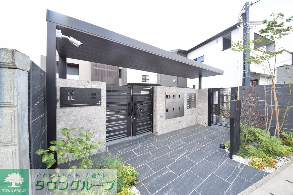 建物外観　エントランス