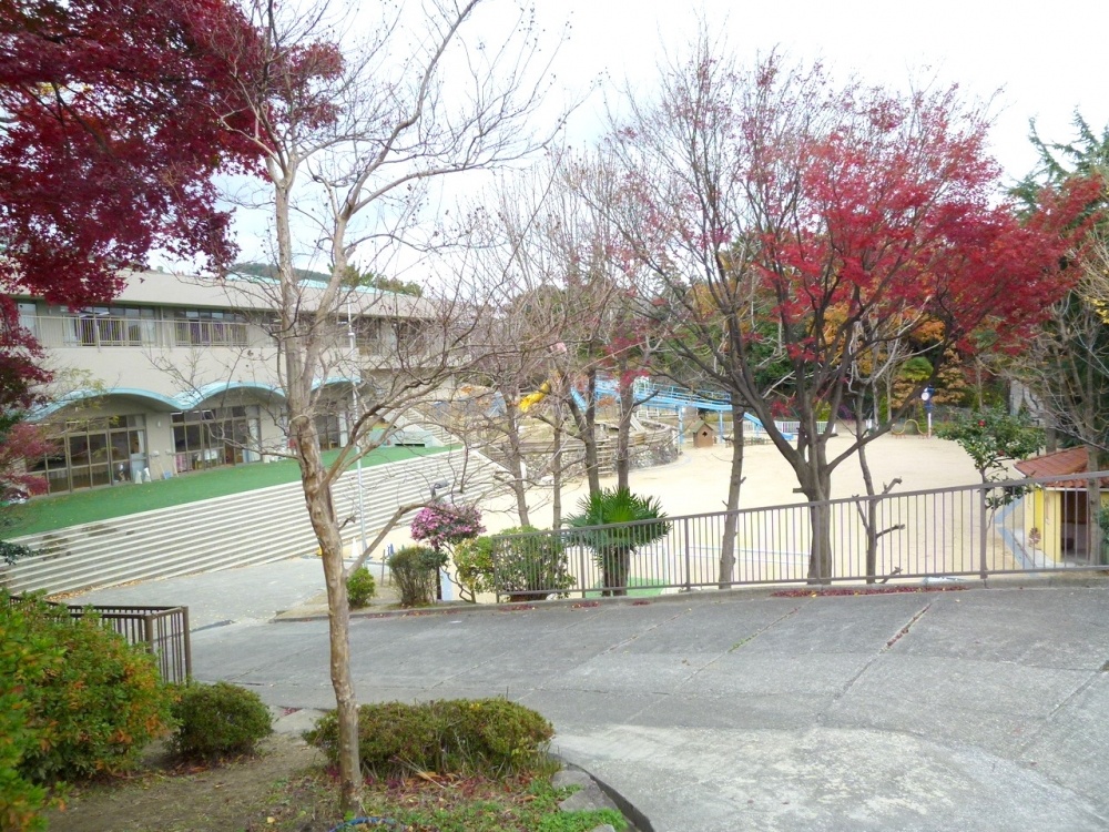 幼稚園・保育園　雲雀丘学園幼稚園（幼稚園・保育園）まで392m