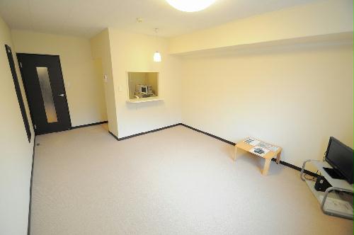 居室・リビング　実際のお部屋と異なる場合がございます。