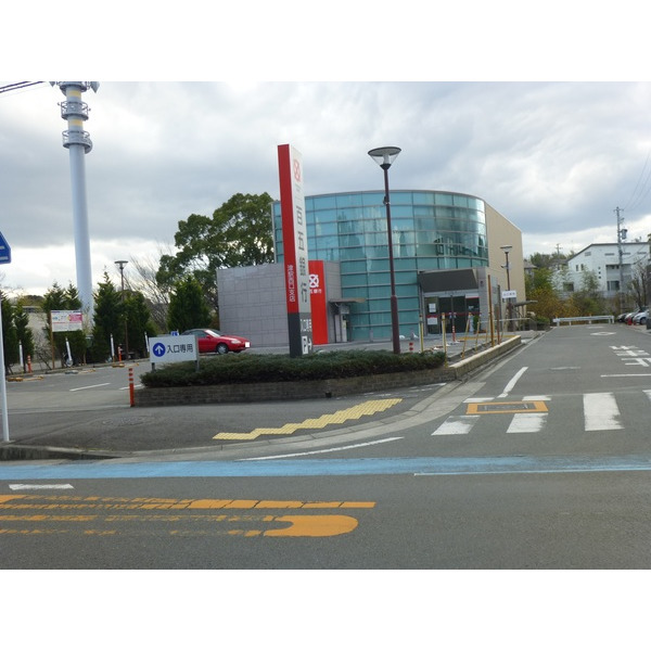 銀行　百五銀行津駅西口支店（銀行）まで1037m