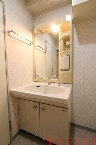 洗面設備　※同タイプ・別部屋の参考写真です。