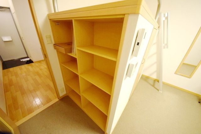 その他設備　★ベット横にある収納です★