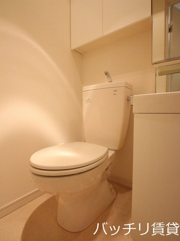 トイレ　画像は同型タイプの為、現状を優先致します。